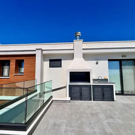 Anna Sea View Maisonette 302 *